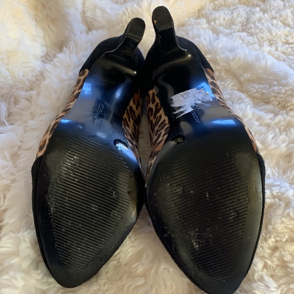 Leopard Print Pumps - Picture 4 of 4